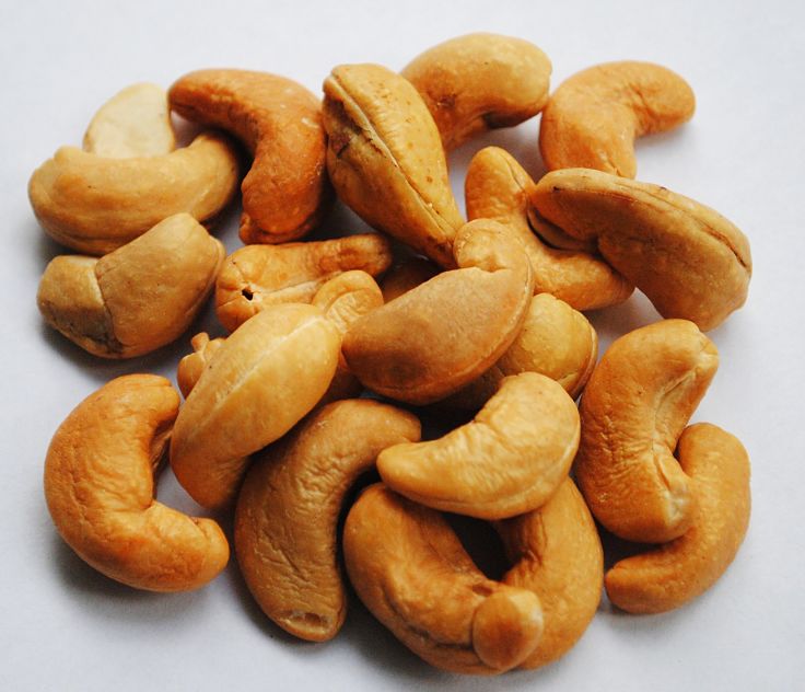 Discover the health benefits and nutrient information for Cashew nuts