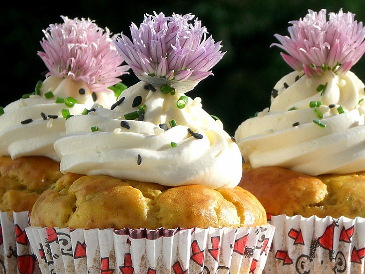 Cupcakes demand a cream cheese frosting with just a hint of chocolate and mint