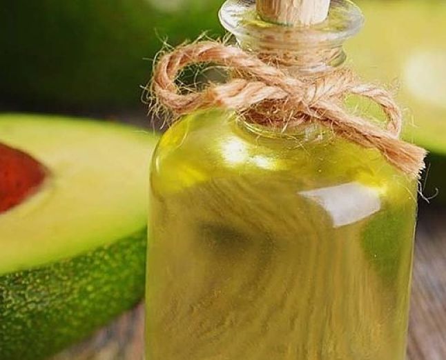 Lovely avocado oil is a delight. Learn more about the health benefits of oil you can extract yourself