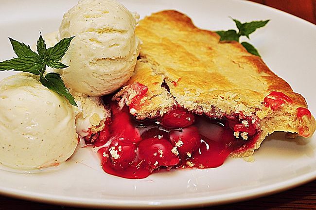 Wonderful cherry pie 