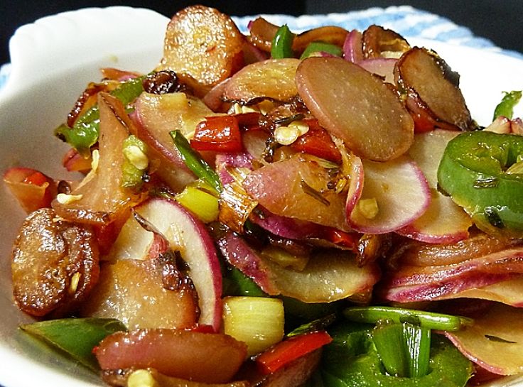 Radishes slices can be fried into radish chips and wedges that combine well with potatoes and fresh fried mixed vegetables.