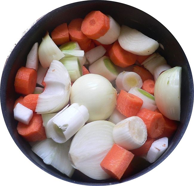 Turnips go well with carrots, onions, potatoes in stews, soups and curries